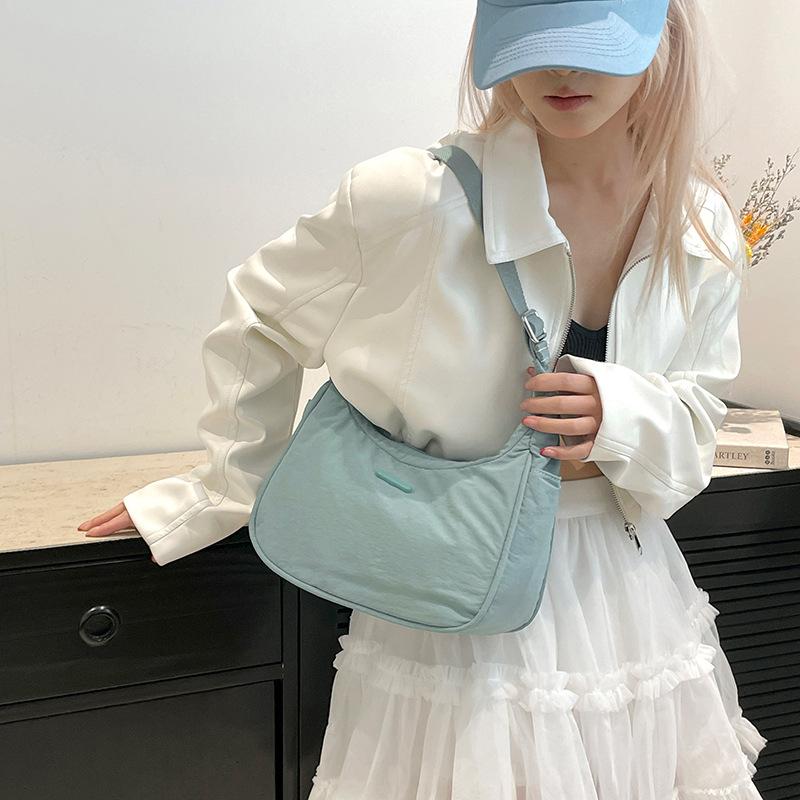 New Women's Simple and Versatile Solid Color Shoulder Bag Daily Commute To Work Armpit Bag