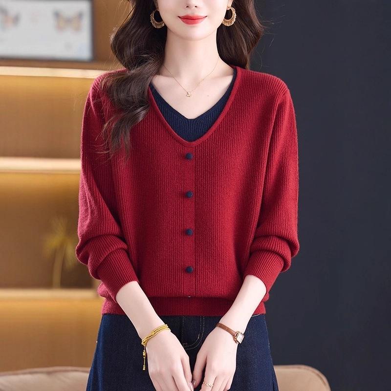 Middle-Aged & Elderly Women's Heart Collar Pullover Sweater: Loose, Short, Plus Size, Fake Two-Piece Wool Base Layer for Autumn/Winter.