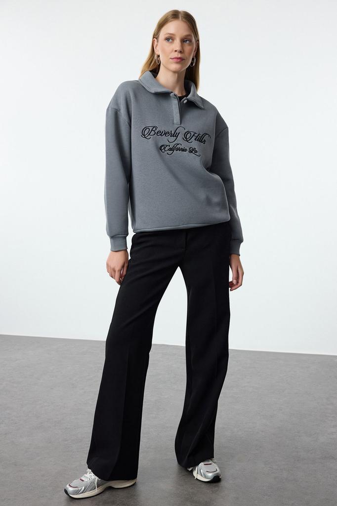 Women's Fashionable Stylish Sweatshirt Emerald Green Shirt Collar Embroidered Regular Fit Thick Inside Fleece Knitted Sweatshirt