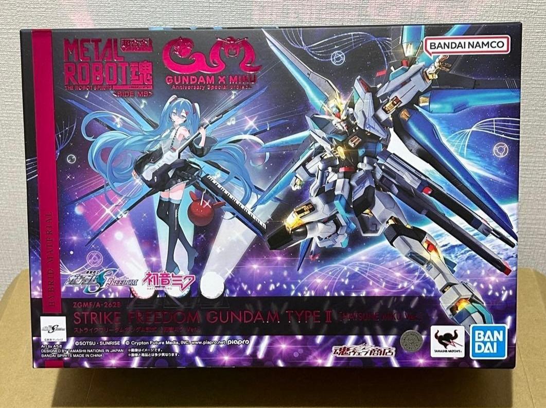 METAL ROBOT Spirits Strike Freedom Gundam Type II Hatsune Miku Ver Action Figure