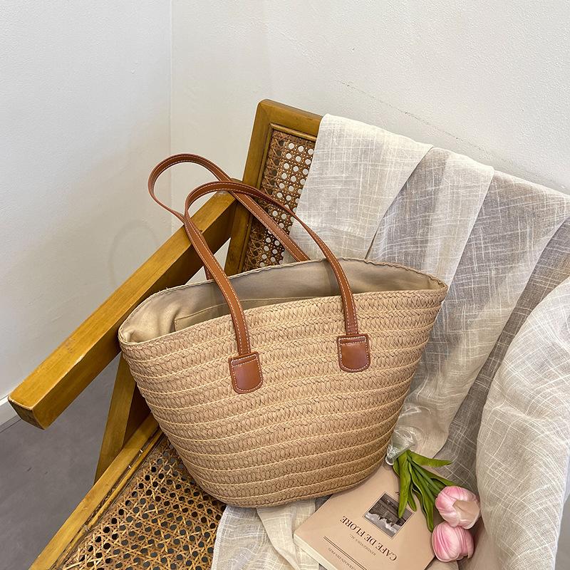 New Versatile Simple and Fashionable Straw Woven Bag Large Capacity Shoulder Bag Handbag Retro Beach Bag Women's Bag Knitting