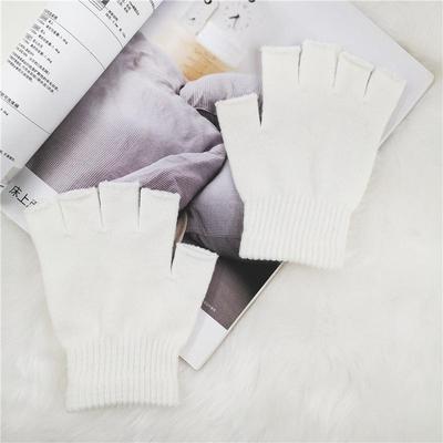 Accessori – Guanti, mezzi guanti e muffole