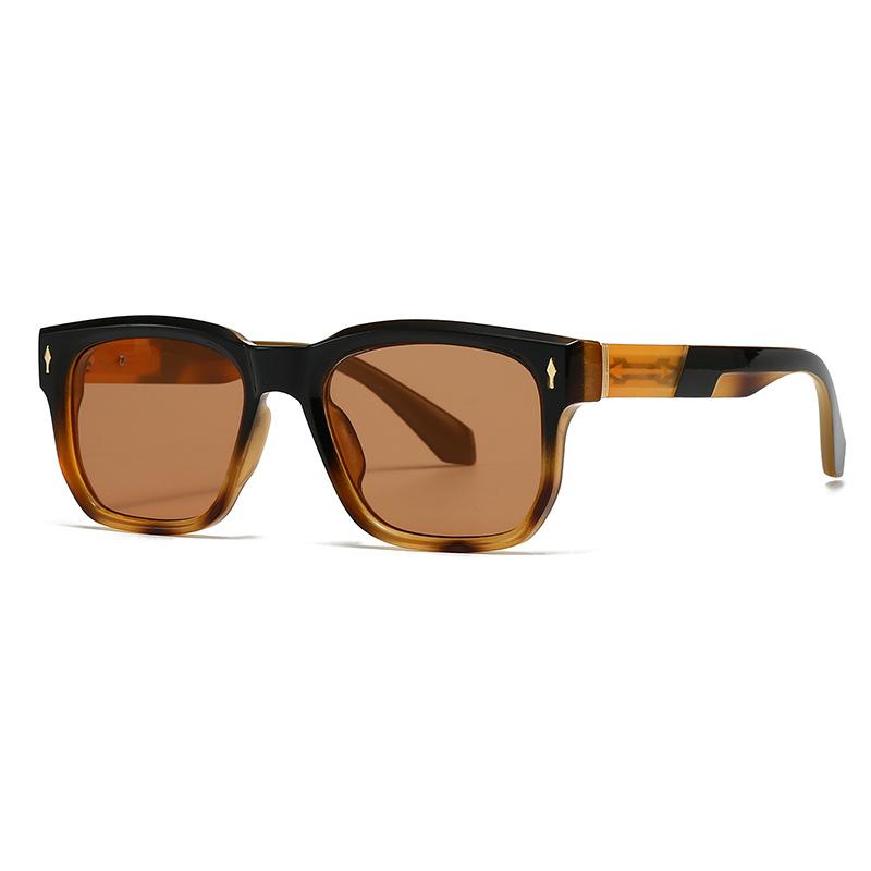 

Latest Sunglasses Male Female Classic Square High Quality Rivet Eyewear Male Stylish Black Travelling UV Protection 400 Sun Eyewear
