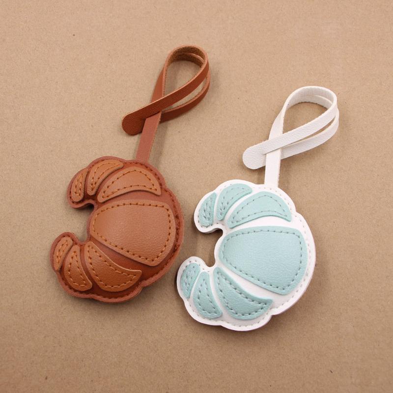 Croissant-Shaped Keychain Croissant Charm Pendant Keyring Jewelry For Girls Women Gift Bag Decoration