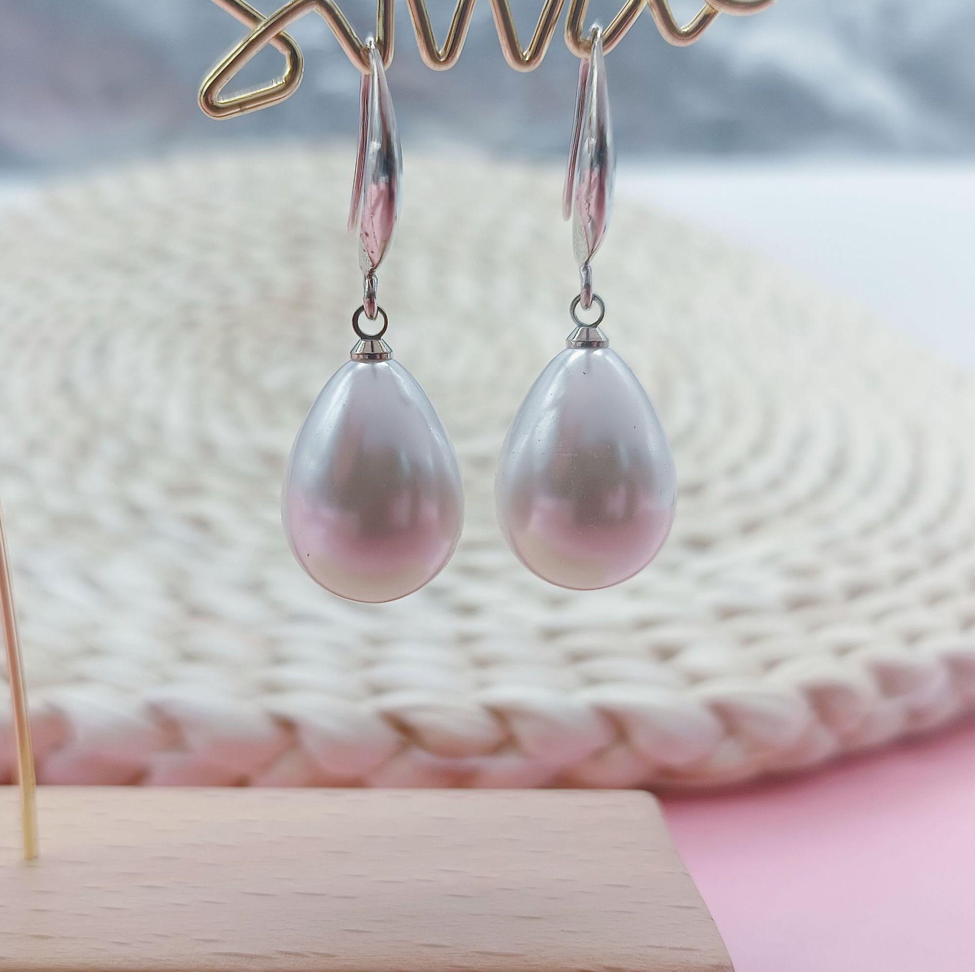 Elegant Chinese-Style Pearl Earrings: Light Luxury, Versatile, High-End Feel with Earring Hooks