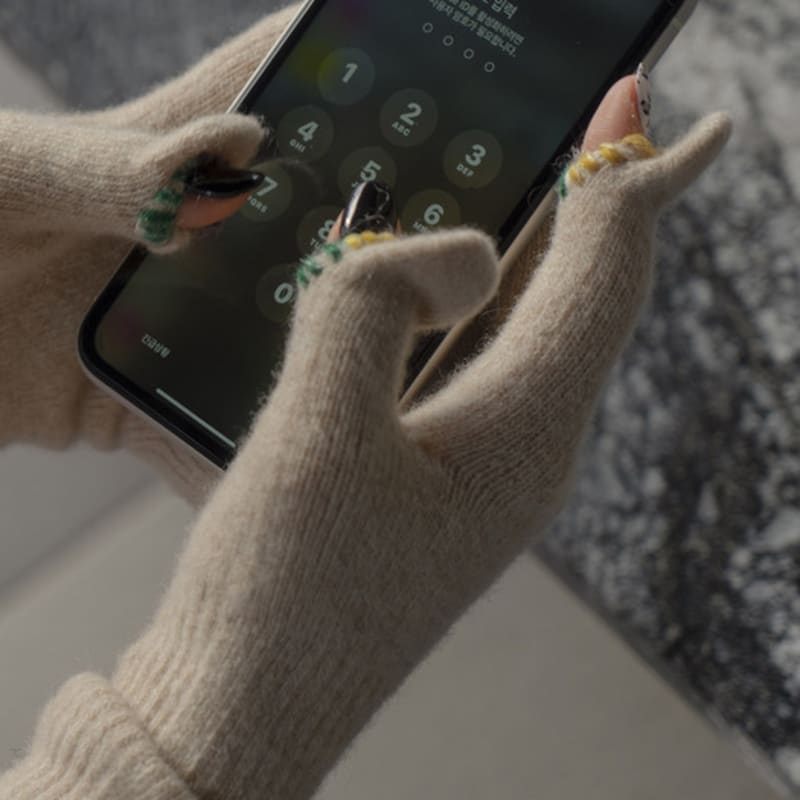 Meminn Two Hole Long Touch Finger Gloves