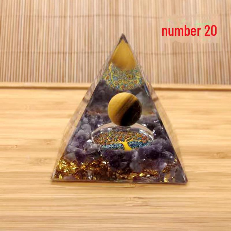 Ornamente creative din cristal: Pietre energetice, piramide și multe altele