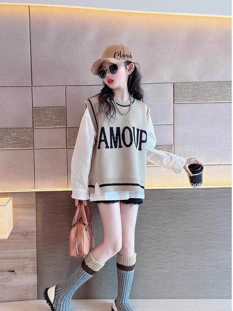 2025 Spring & Autumn Girls' Fashionable Knitted Vest and Top Set