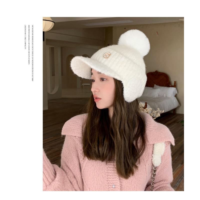 Cappello da donna autunnale e invernale caldo e resistente al freddo in maglia di filato con velluto spesso e protezione antivento per le orecchie, berretto a becco d'anatra