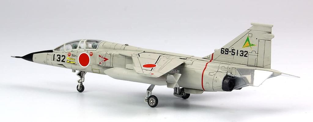 PLATZ JASDF Advanced Trainer Late Model Matsushima Air Base Plastic Model 1/144 T-2 PF-42