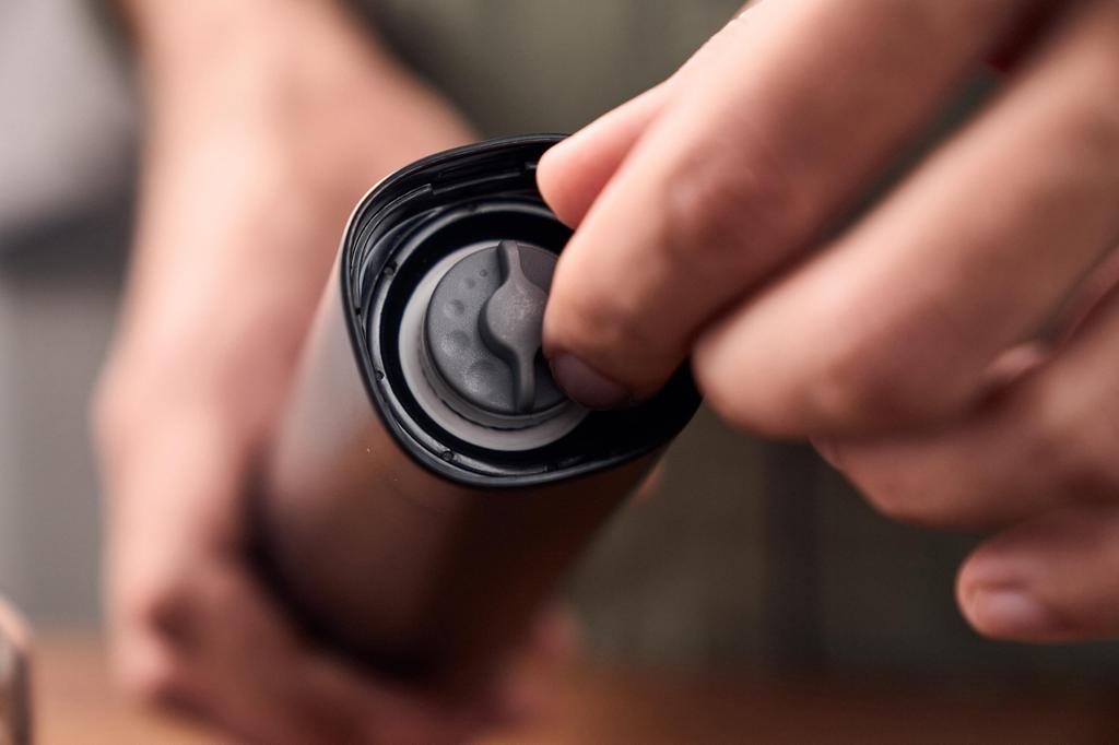 ZWILING Manual Ceramic Spice Mill for Rock and Pepper Japanese ZWILLING Spices "Ivory" Salt, Salt, [Official Product] Z1029-734