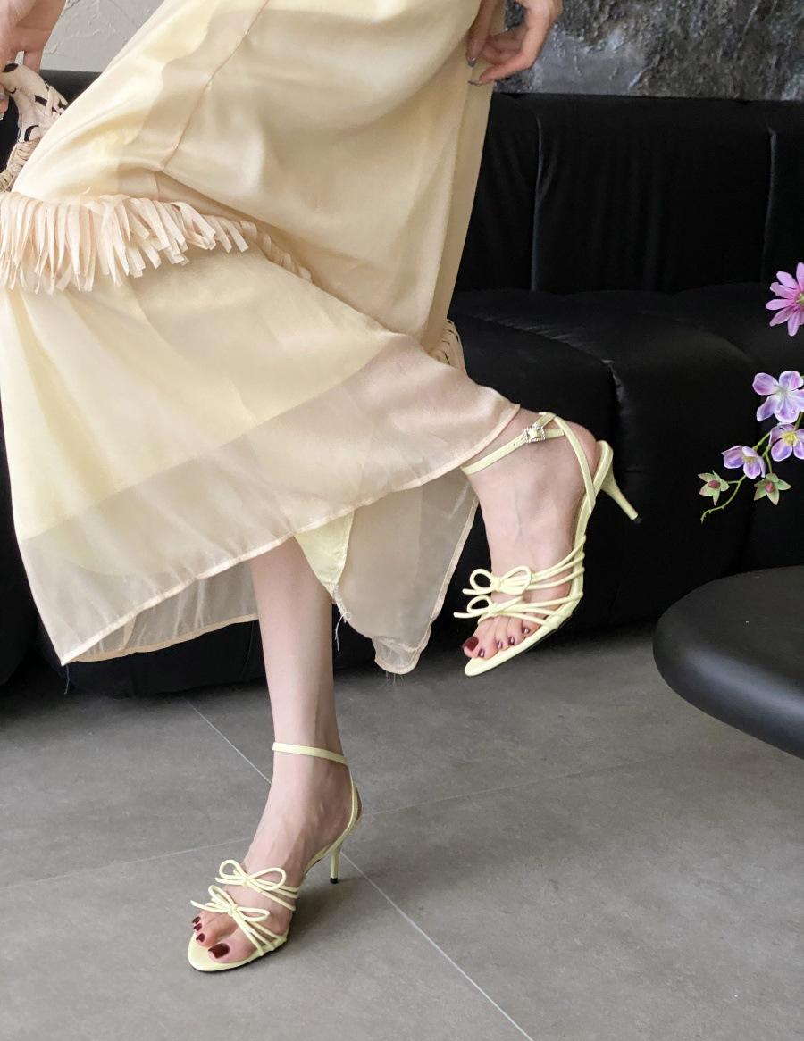 

Sandal girl 2025 new cross-strap large size fairy pink bow open-toed stiletto high heels 40 жовтий