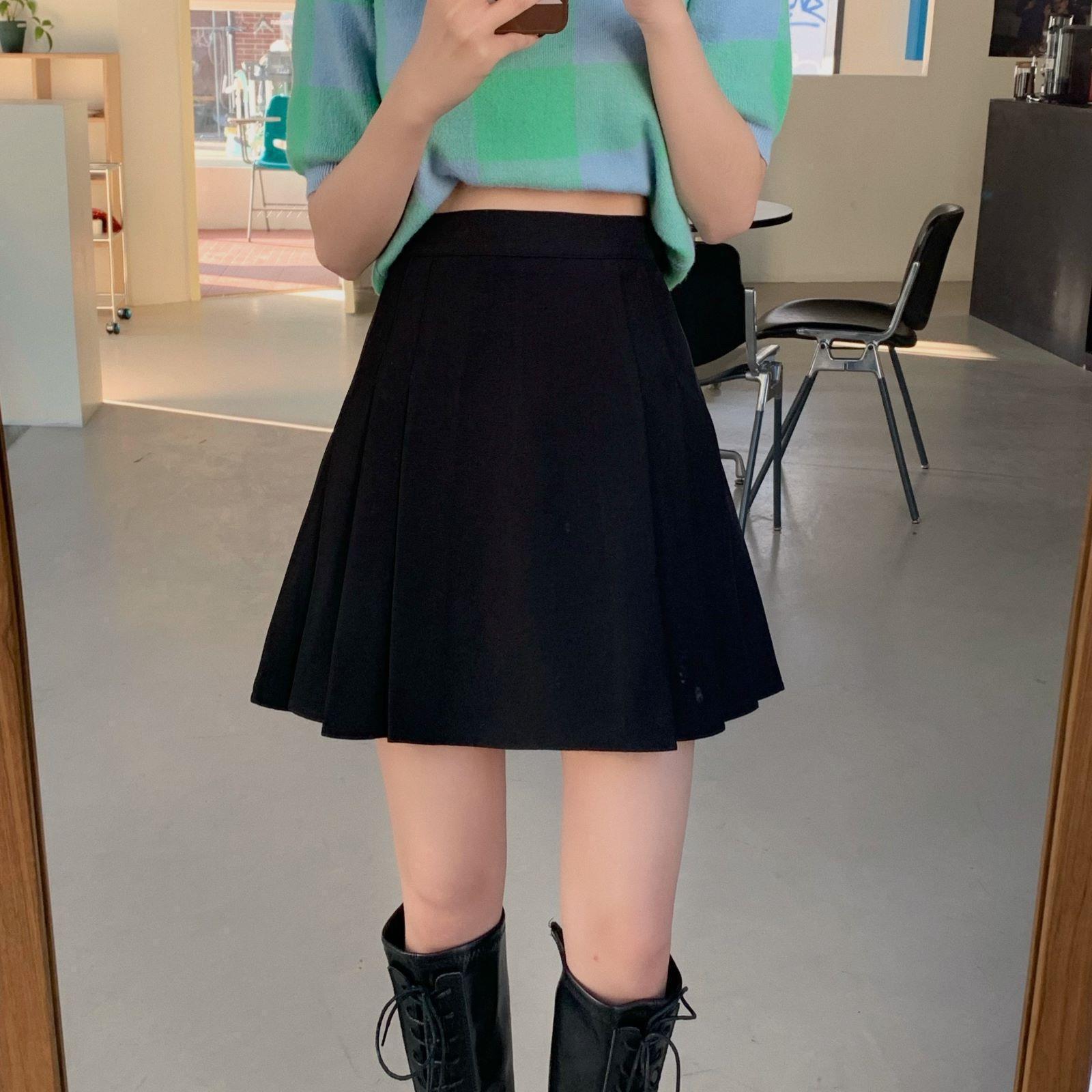 

2024 Autumn Black Pleated Midi Skirt for Plus Size Women - High Waist A-Line Slimming Design XL