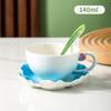 Blumige Keramiktasse mit Untertasse