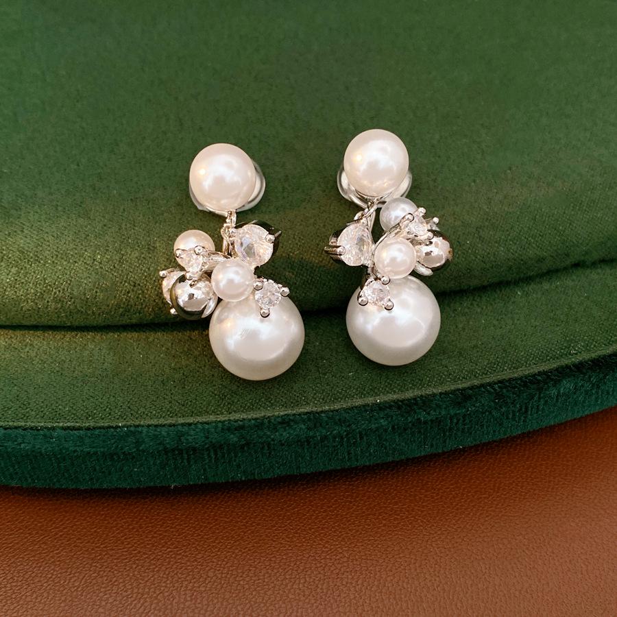 Zircon Pearl Non-Piercing Ear Clip: Elegant, High-End Fashion Earring for Women