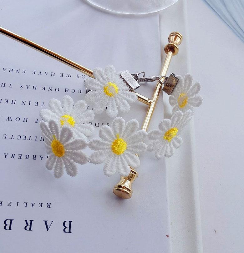 Stylowy Choker z Stokrotkami dla Kobiet – Wszechstronna, Świeża i Urocza Biżuteria na Obojczyki