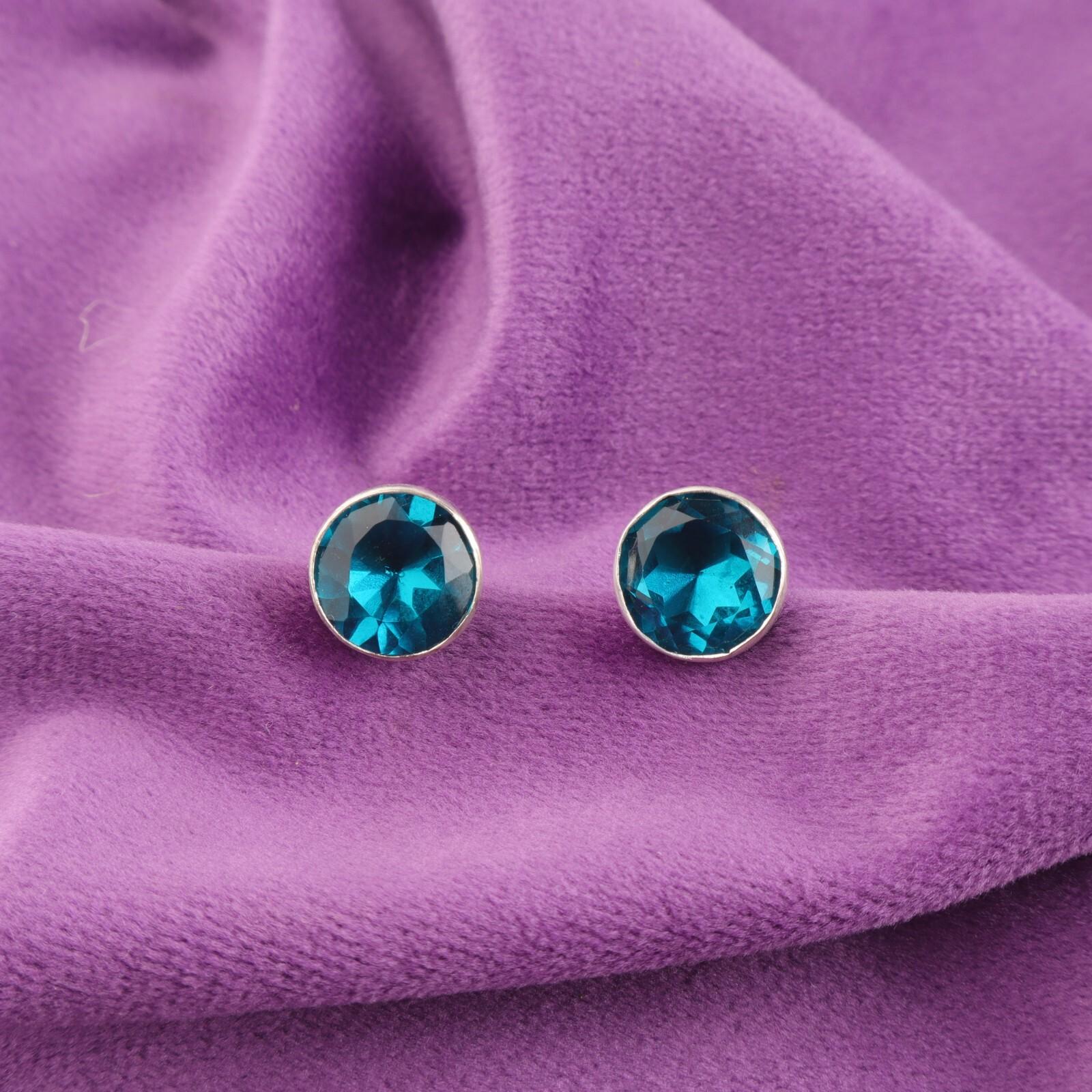 

Апатит Драгоценный камень Стерлинговое серебро Пусеты Застежка-пусет Задняя застежка Горловая чакра Новые серьги EE-150-10