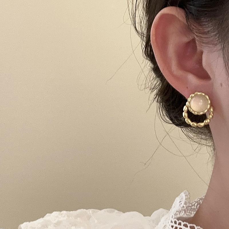 Light Luxury Round Opal Double-Layer Stud Earrings Women'S French Retro Elegant Fashion Unique Personality Versatile Earrings