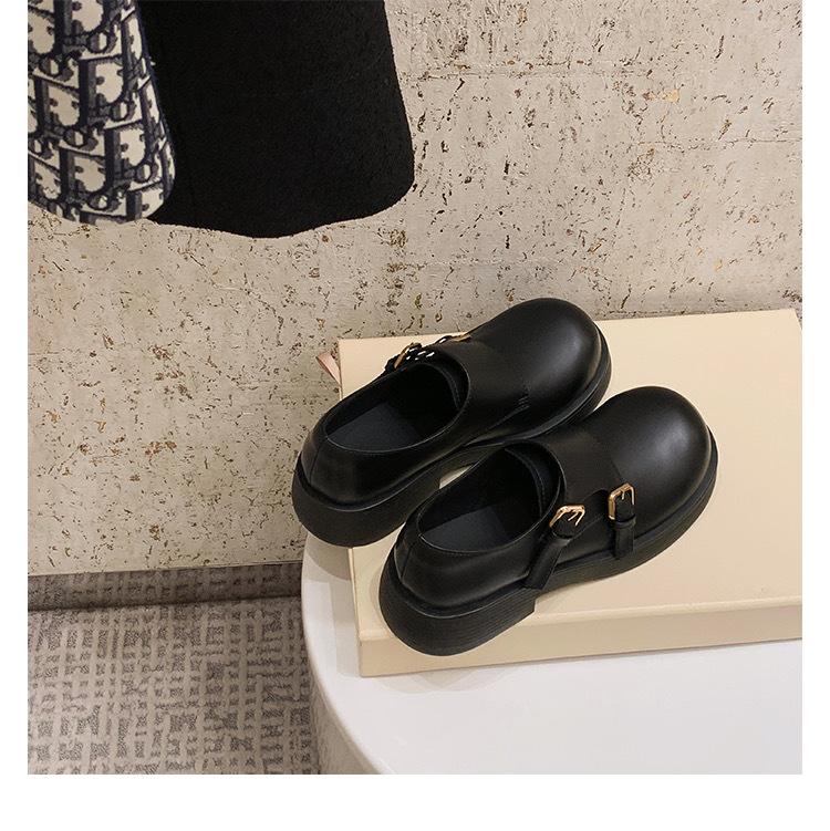 Spotten Sie Traubenfrauen mit denselben Loafers, Doppelschnalle mit einem Pedal, hässlich und süß, vielseitige Retro-britische Big-Head-Lederschuhe für Damen