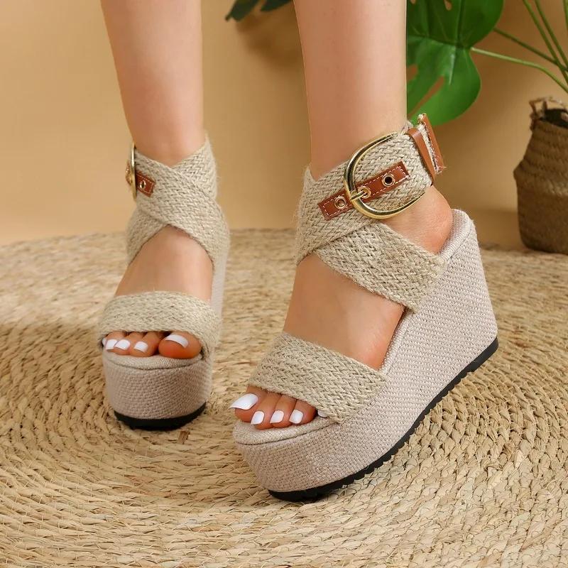 Modne Damskie Buty 2024 Gorąca Sprzedaż Sandały Damskie na Pasku z Klamrą Modne Sandały Damskie z Odkrytymi Palcami Nowe Damskie Sandały na Koturnie z Okrągłym Noskiemzapatos