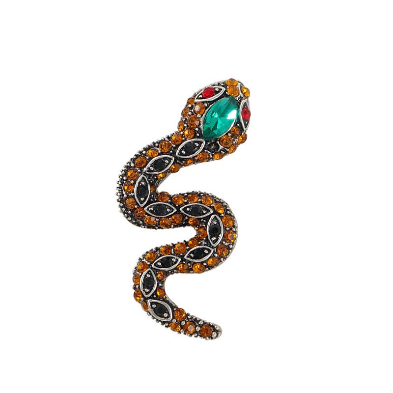 "Elegant Retro Snake Brooch for Women - Fashionable, Unique, Exquisite Pin Accessory"