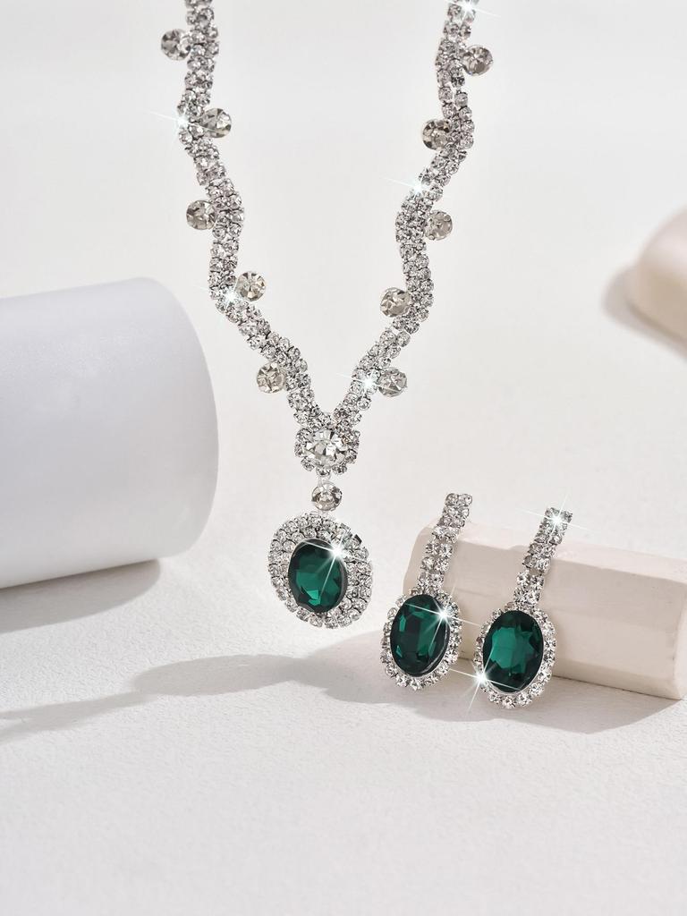 Sada náhrdelníku s třásněmi z kamínků a náušnic: Elegantní evropsko-americký lehký luxusní klíční řetízek pro ženy