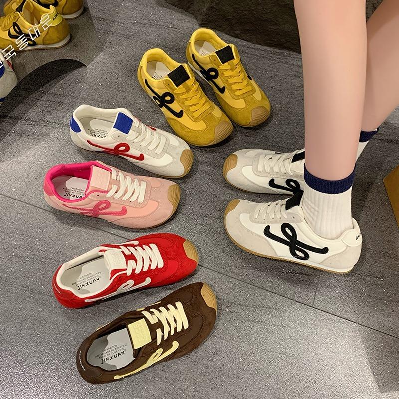 Hot wind versatile crooked head women's spring summer new sports and leisure board shoes retro lace-up