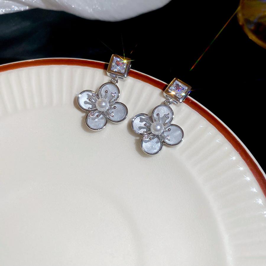 Real gold electroplated zircon flower pearl stud earrings French retro elegant earrings earrings women