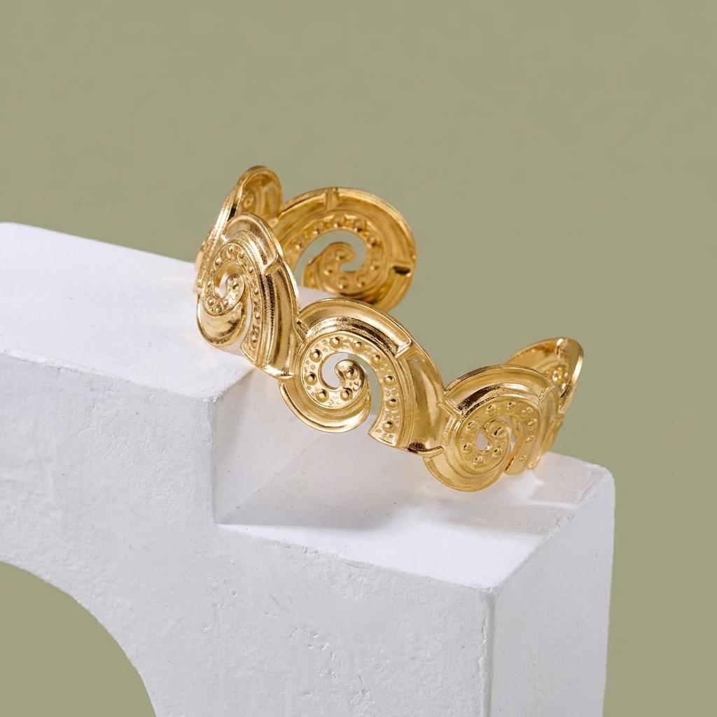 Vintage Spiral Edelstahl Armreif für Damen Muschel Goldplattiert Offener Armreif Sommer Festival Schmuck Geschenk