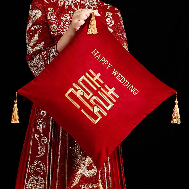 Chinese Style Red Embroidered Pillow Wedding Room Throw Pillow New Year Valentine's Day Wedding Blessing Home Decor Cushion