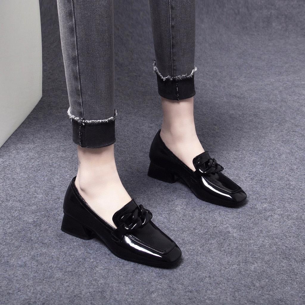 Single shoes women's spring new flat bottom black square head first layer cowhide patent leather square buckle low top women's shoes