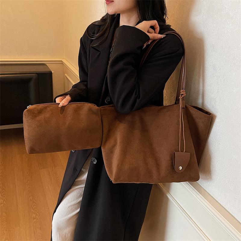 Large Capacity Casual Dark Suede Tote - Versatile Autumn/Winter Commute Shoulder Bag