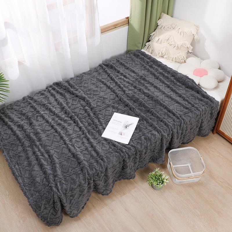 Extra Large Soft Plush Blanket - Warm Cover for Adults, Ideal for Summer Air Conditioning or Naps, Double Person Quilt, 200x220cm.