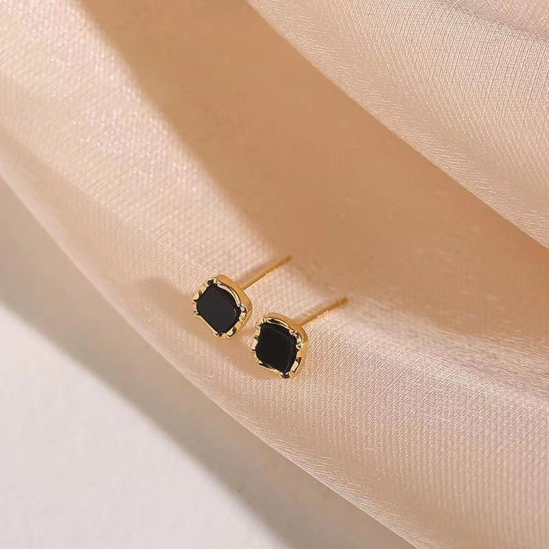 

Geometric Square Black Light Luxury Earrings Elegant Fashion Ear Studs For Women