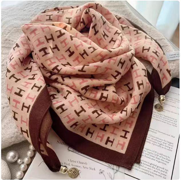 Autumn/Winter Silk Cotton Scarf with Magnetic Buckle - Versatile, High-end Neck Warmer