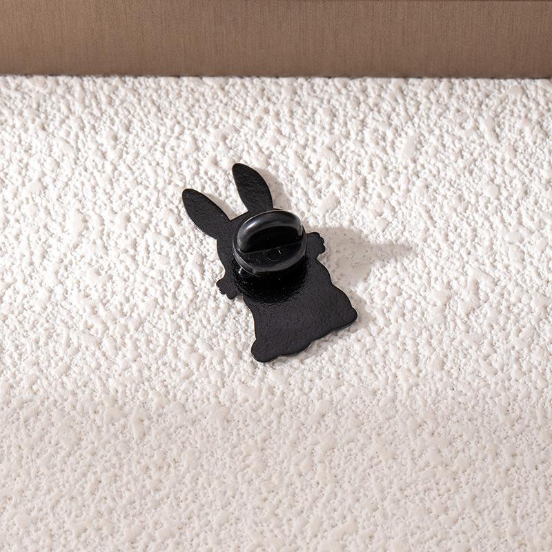 Cute Cartoon Animal Badge Exquisite Design Rabbit Holding Strawberry Exquisite Shape Mini Brooch Clothes Accessories