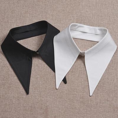 Women's Detachable Fashionable White Shirt Collar with Large Pointed Design - Stylish Accessory for Fashion Week.