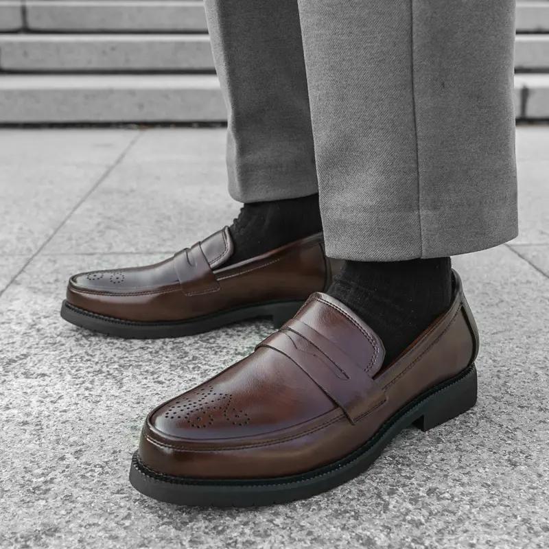 Fashion Size 38-46 Vintage Men Loafers Black Brown Men Comfortable Fashionable Small Leather Shoes American Banquet Business Dress Shoes