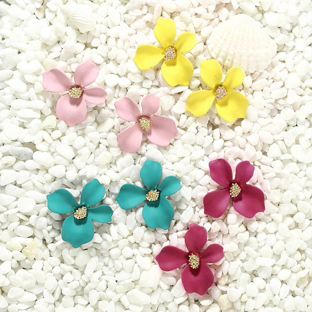 

Женщины Свежий Темперамент 5-цветные лепестки Цветок Серьги Сплав Серьги