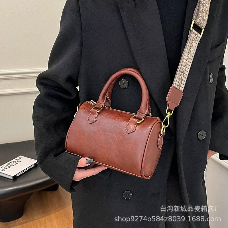 Niche Design Solid Color Bowling Bag Women's Bag 2025 New Retro Boston Bag Fashion Trendy Portable Shoulder Bag