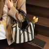 Women Straw Tote Handbag with Bow Weaving Travel Handbag Large Capacity Simple Shoulder Bag Female Woven Bag