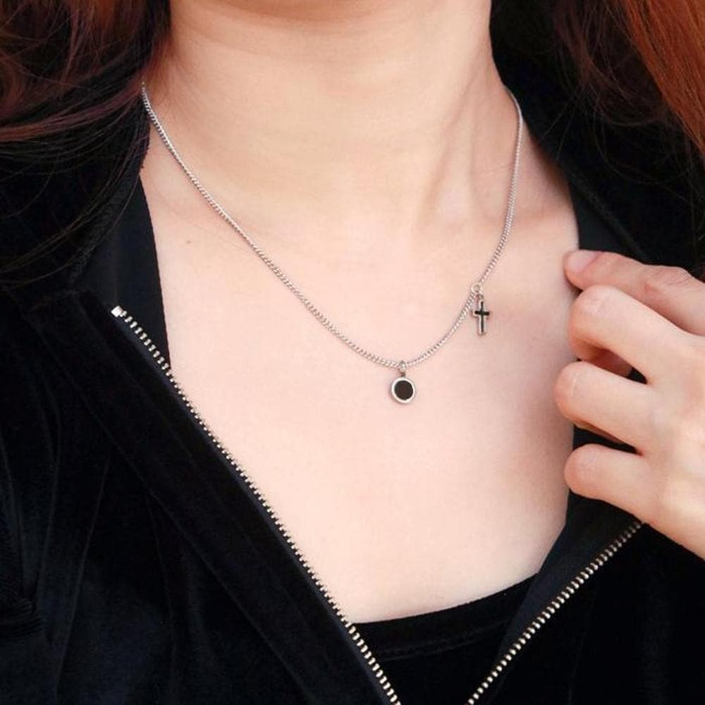 [Earneck Hands] Surgical Steel Minimal Black Motif Onyx Necklace (S5632945)