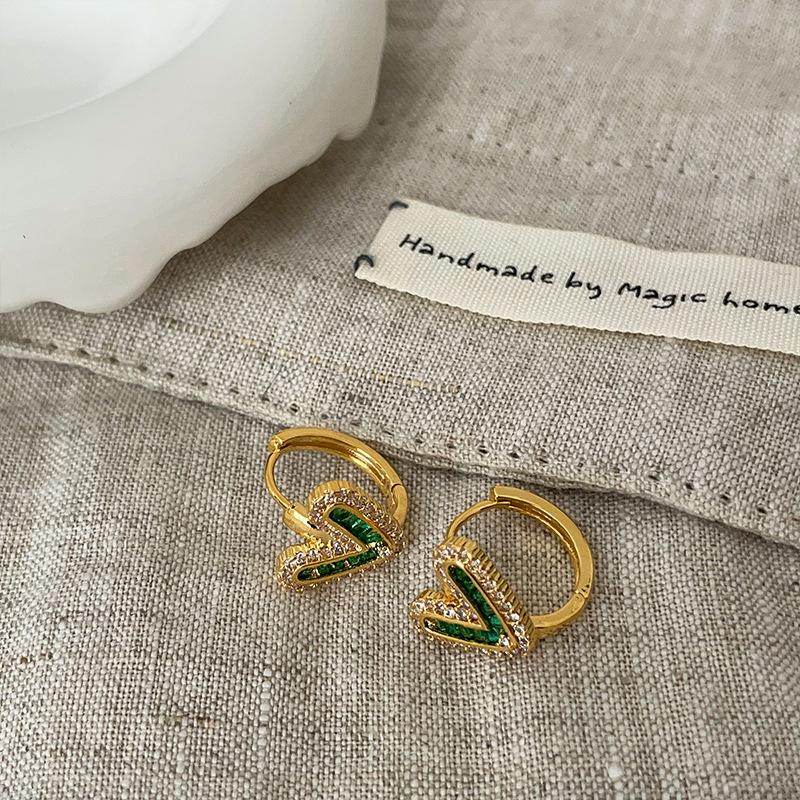 Court Retro Style Emerald Zircon Love Ear Buckle Women'S Fresh And Elegant Fashion Personality Versatile Earrings