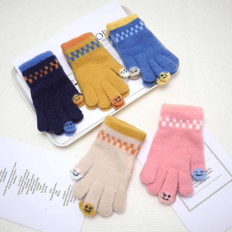 Zimní teplé kreslené kostkované rukavice pro děti - Pětiprsté, zesílené, odolné proti chladu, se smajlíkovým designem pro chlapce a dívky