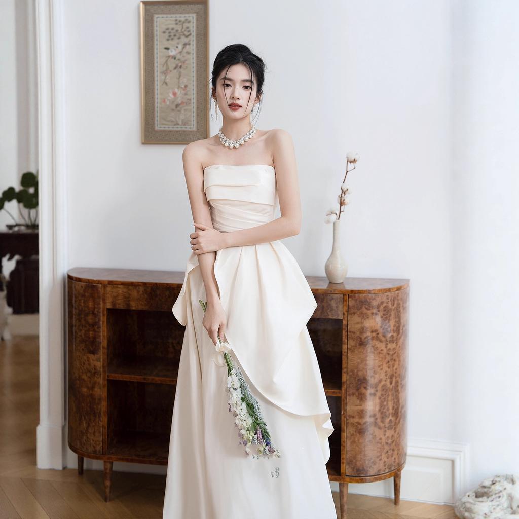 French tube top bride engagement dress women's light luxury niche light wedding dress certificate registration temperament long small white dress