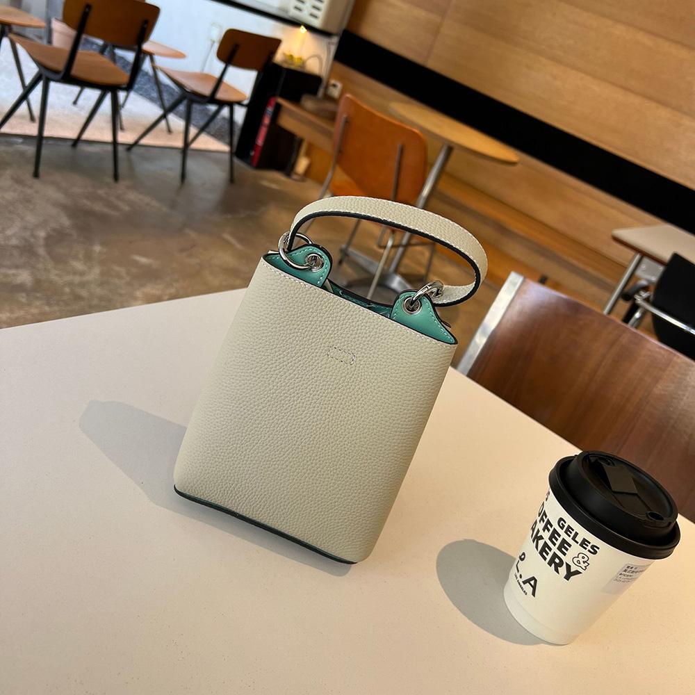 2025 Neue Mini Damen Schultertaschen Echtes Leder Kleine Handtasche Paneeliert Erste Schicht Rindsleder Umhängetasche Eimertaschen Geldbörse