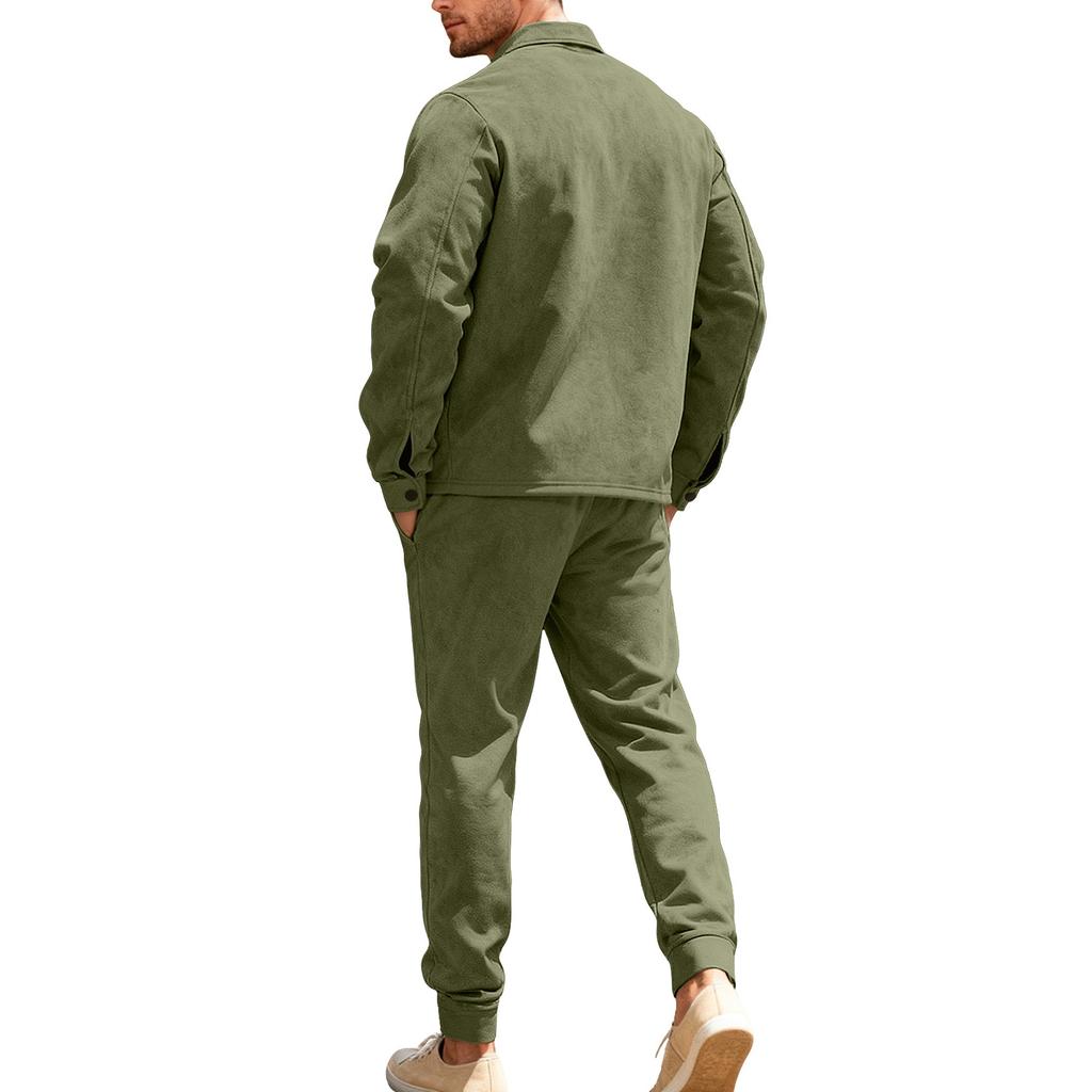 Completo casual sportivo da uomo con giacca button-down e pantaloni
