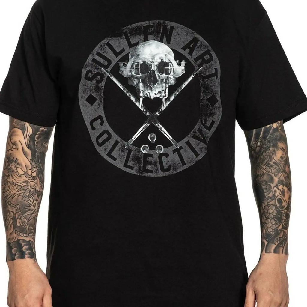 Sullen Unisexs Farrar Badge T Shirt Tattoo Style Skull Logo Vintage Top For Everyday Wear Soft Homme Comfortable