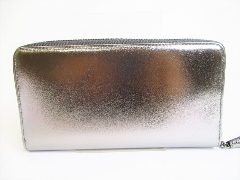 Authentic Jimmy Choo Silver Metallic Calf Leather Round Zip Wallet #8148 Refurbished