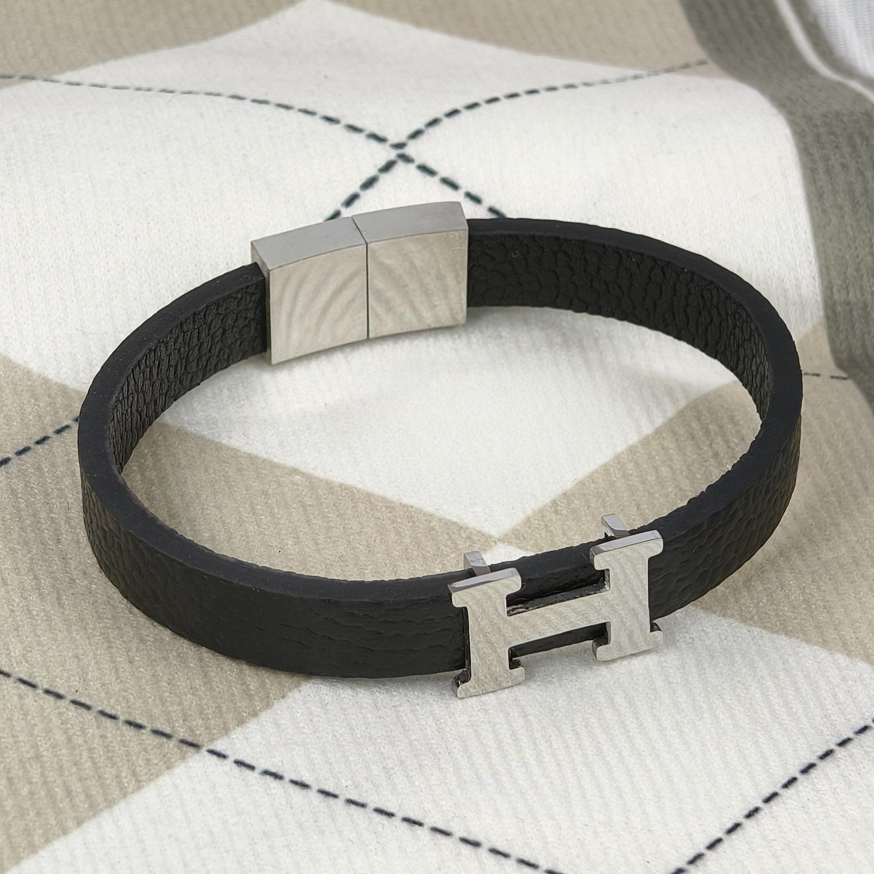 2026 Modische Vielseitige Armbänder für Männer und Frauen Paare Exquisites Schmuckzubehör Armbänder 19cm